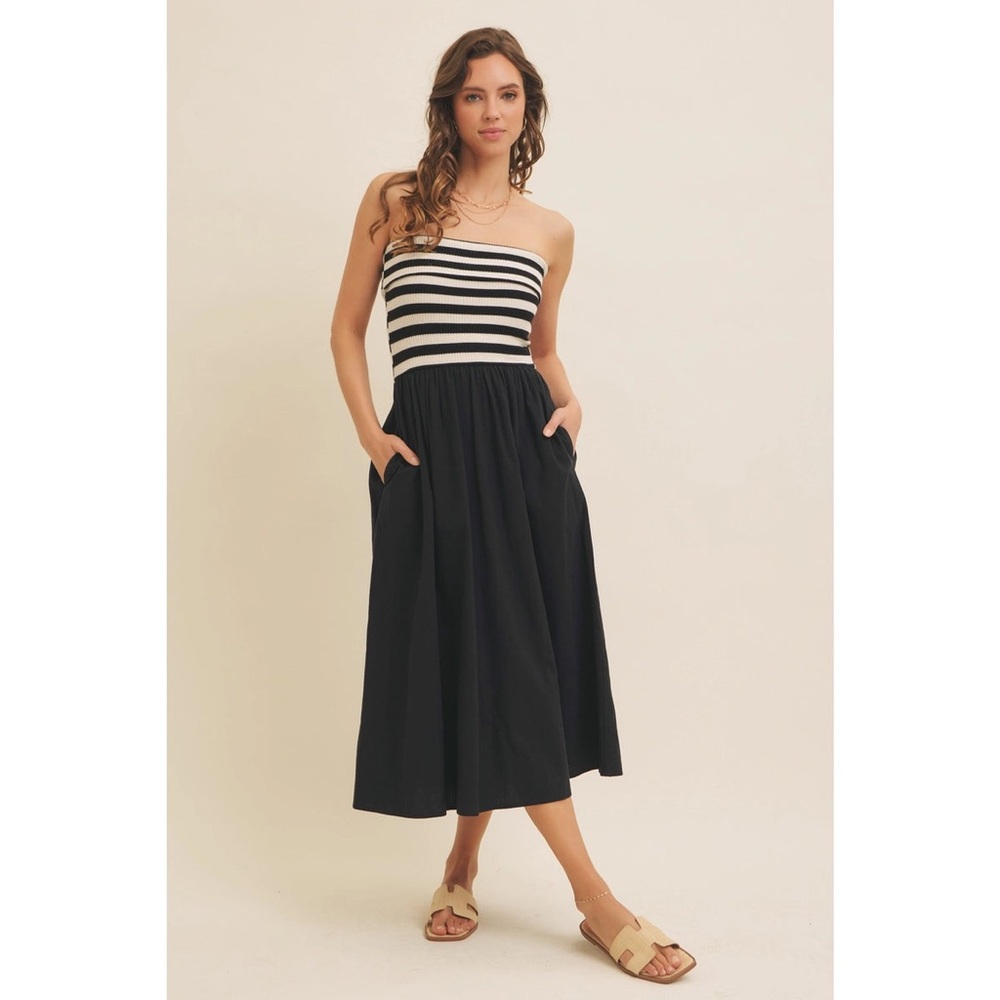 Anna Rae Black/White Strapless Dress Size M in perf condition doesn’t fit